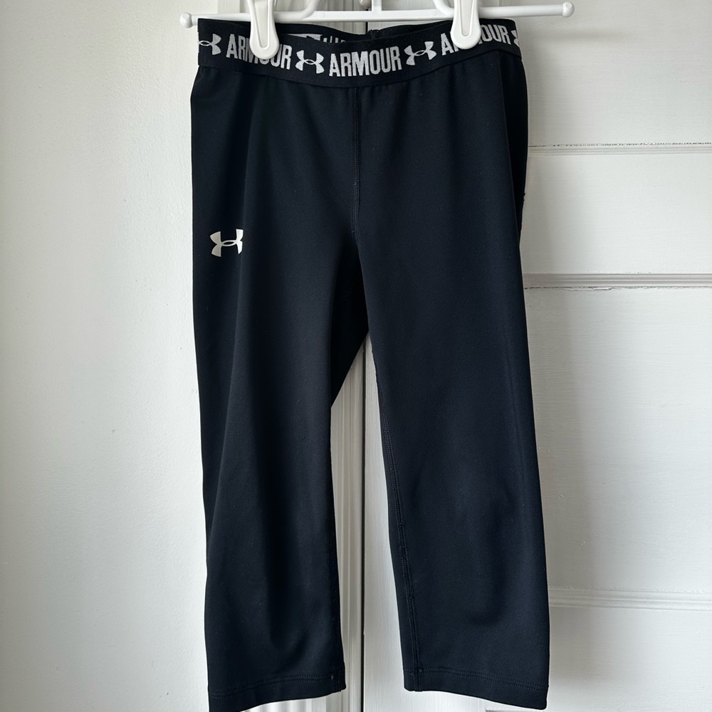 Kids Under Armour 3/4 length Black tights, size 8